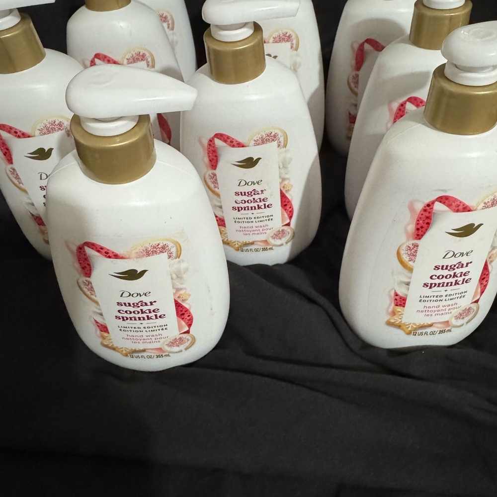 10 Dove Holiday Treats Hand Soaps New - Picture 2 of 6
